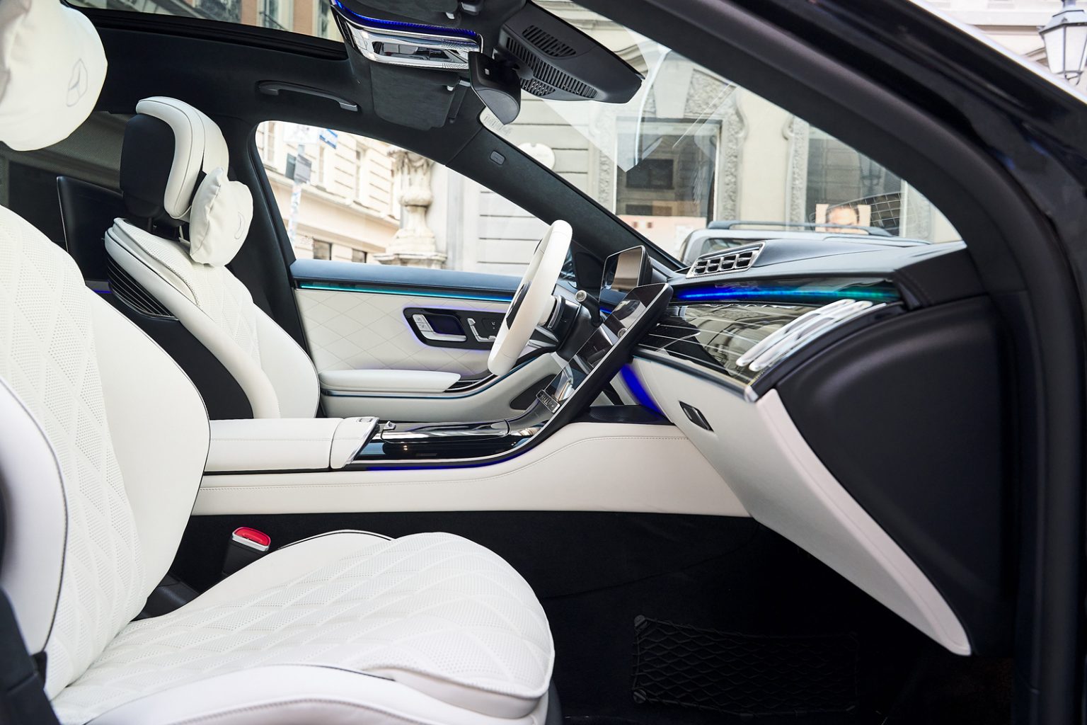 Ein Blick ins modern ausgestattete Cockpit