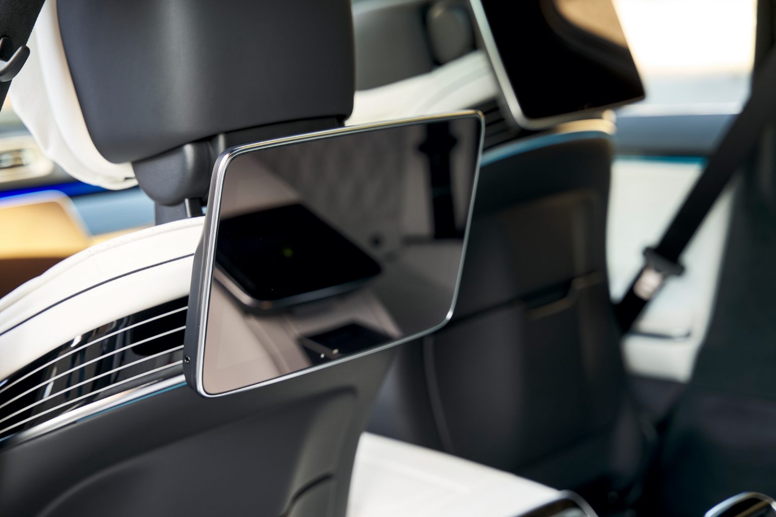 kadir__dsc4176_highres_web-1600px