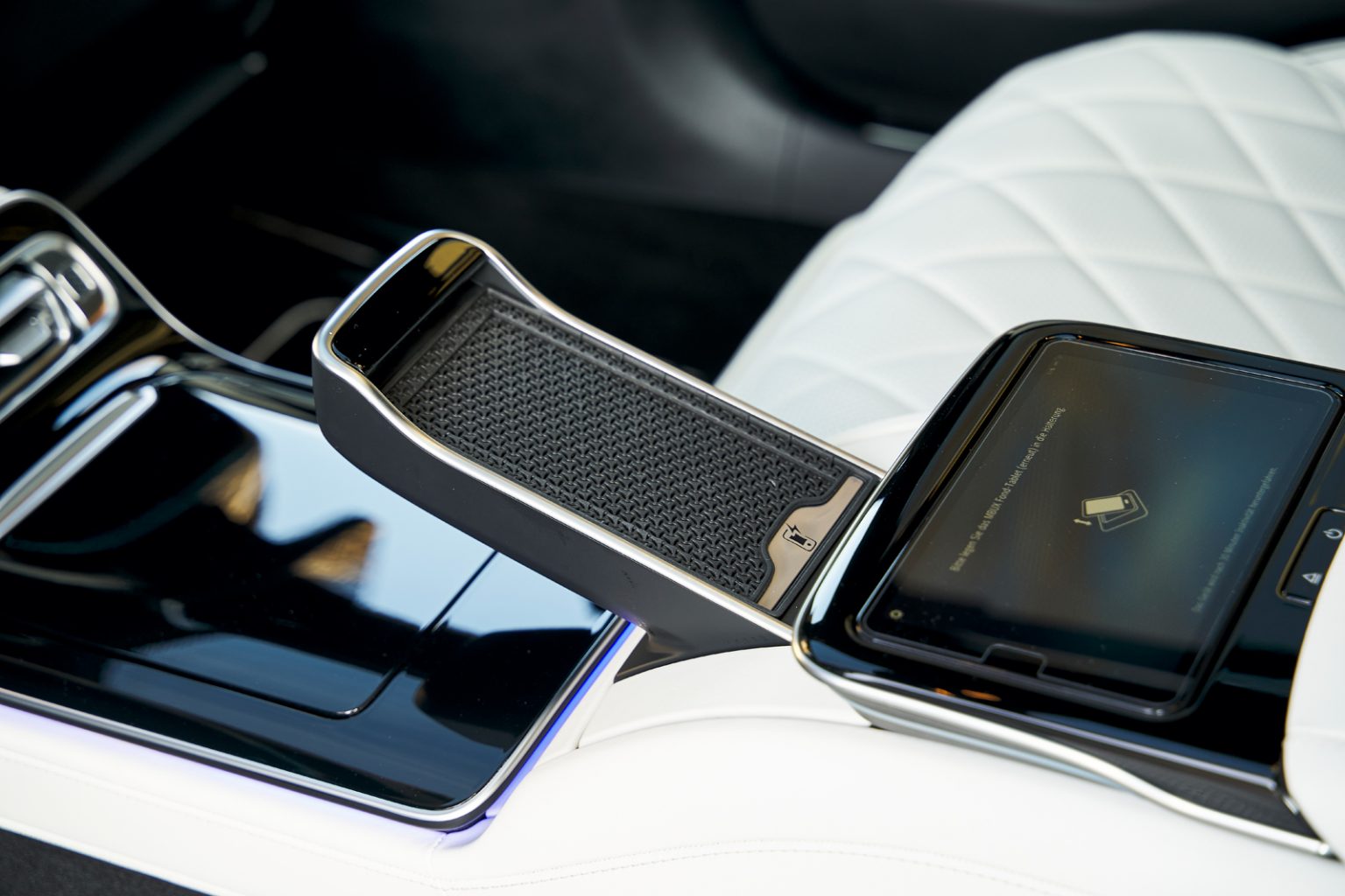 kadir__dsc4180_highres_web-1600px